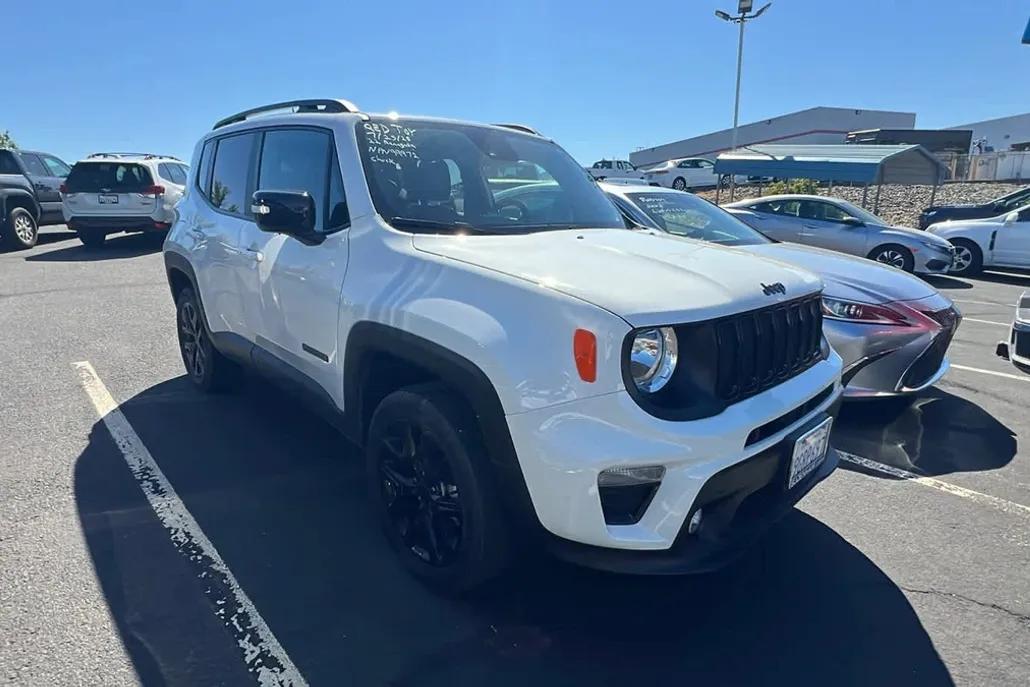 2022 Jeep Renegade Latitude photo 1