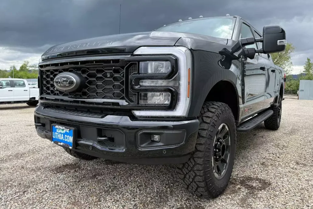 2025 Ford F-250 Lariat photo 1