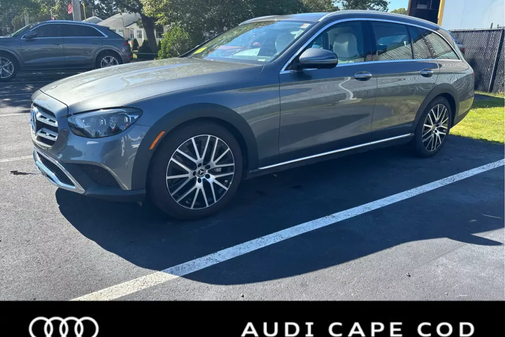 2021 Mercedes Benz E 450 Wagon photo 1