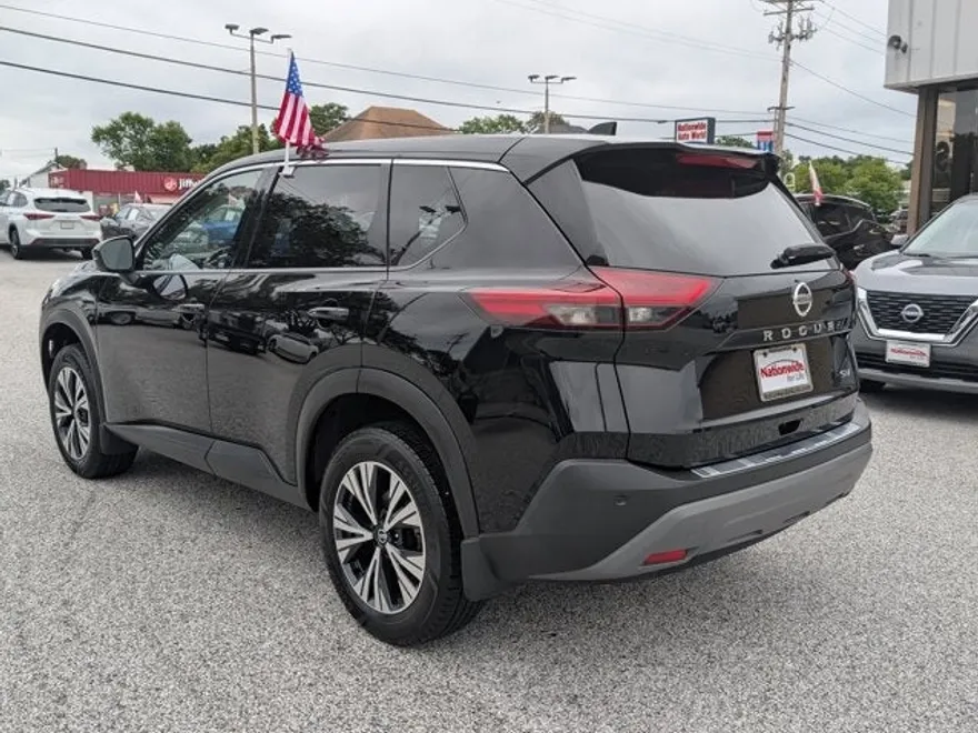 2021 Nissan Rogue SV photo 1