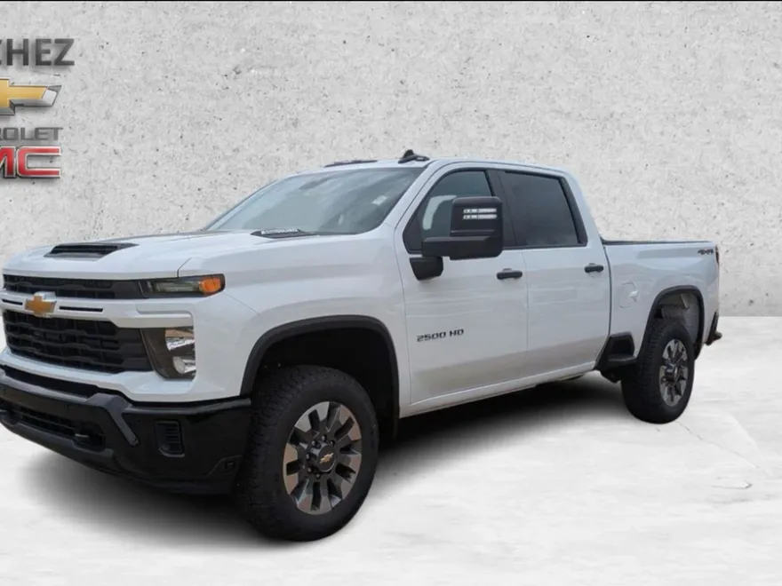 2025 Chevrolet Silverado 2500HD Custom photo 1