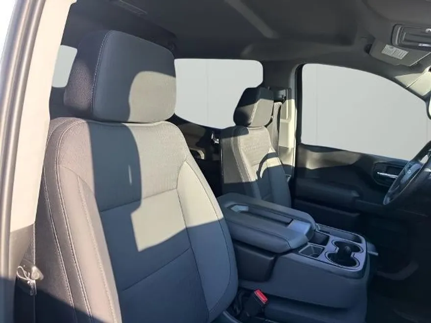 2022 Chevrolet Silverado 1500 Custom photo 1