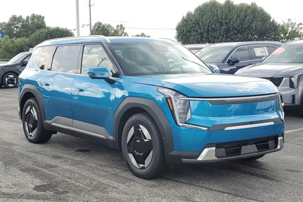 2026 Kia EV9 Wind photo 1