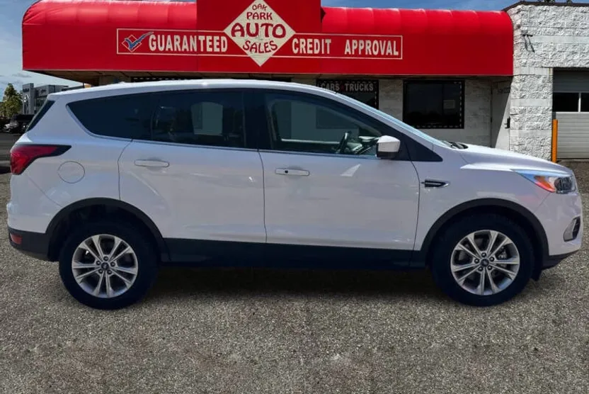 2019 Ford Escape SE photo 1