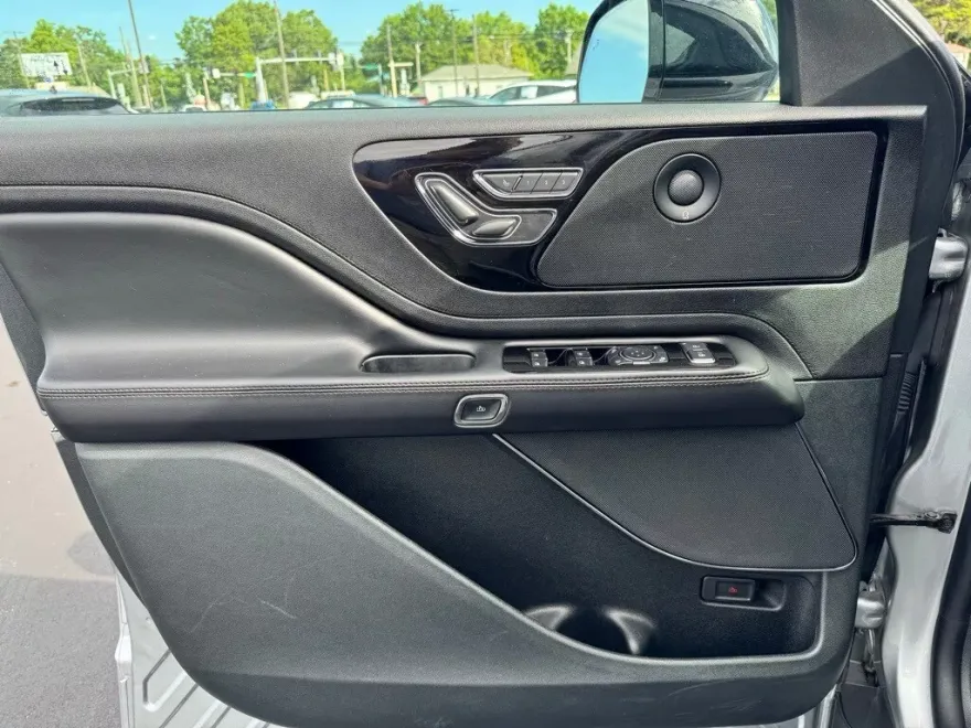 2023 Lincoln Aviator Reserve photo 1