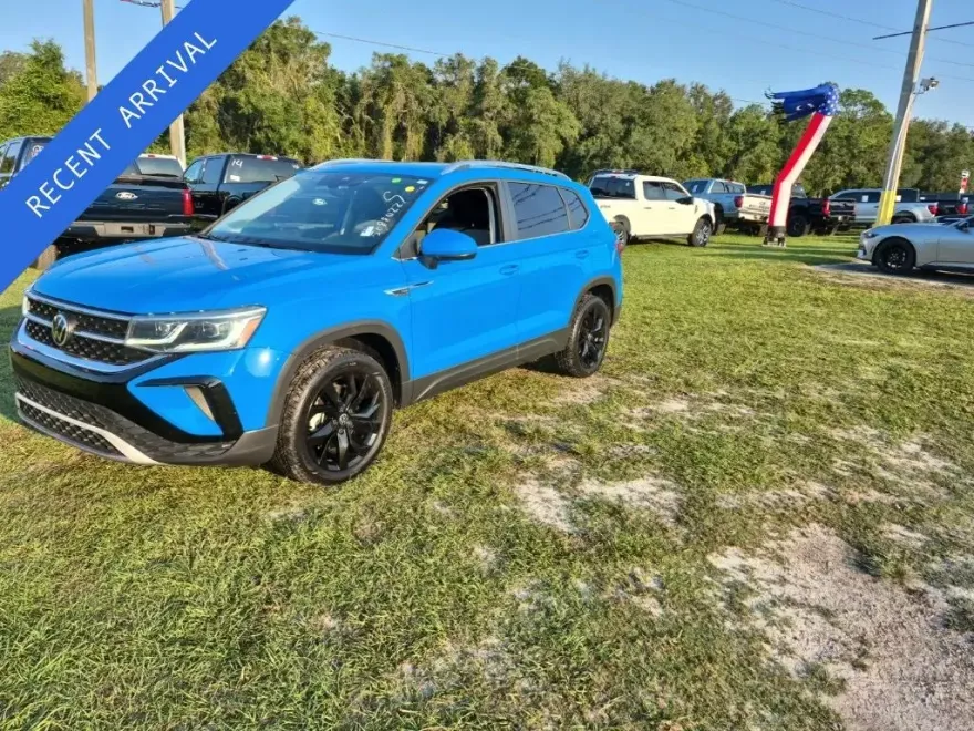 2022 Volkswagen Taos SEL photo 1