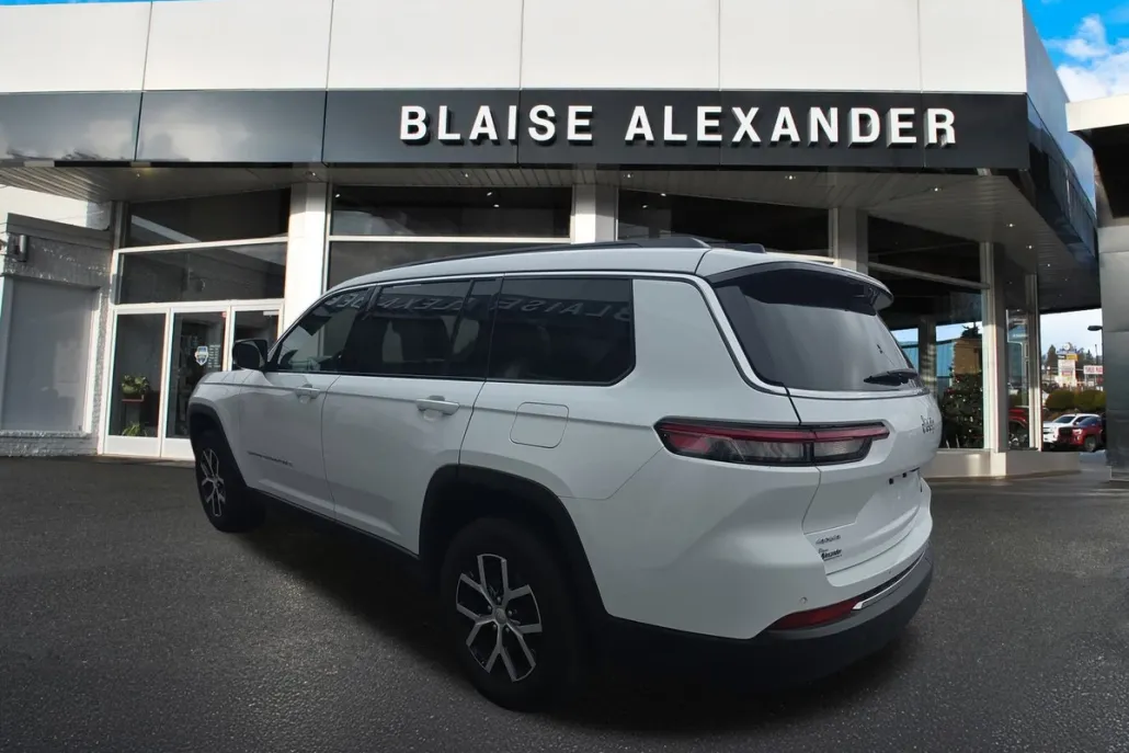 2024 Jeep Grand Cherokee Limited photo 1