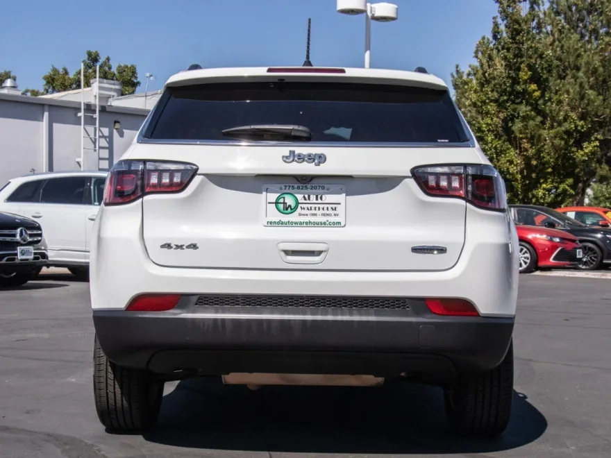 2023 Jeep Compass Latitude photo 1