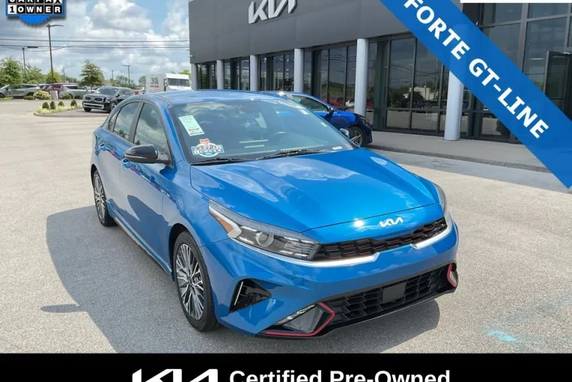 2022 Kia Forte GT-Line photo 1