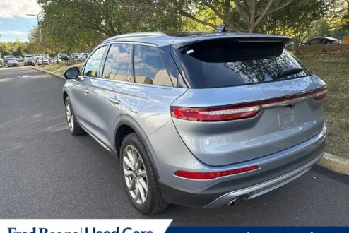 2022 Lincoln Corsair Standard photo 2