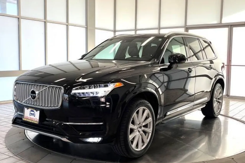 2017 Volvo XC90 T6 Inscription photo 1