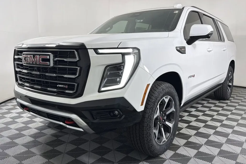 2025 Gmc Yukon XL AT4 photo 1