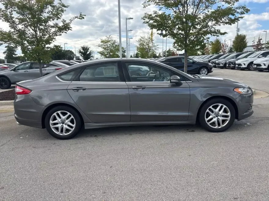 2014 Ford Fusion SE photo 1