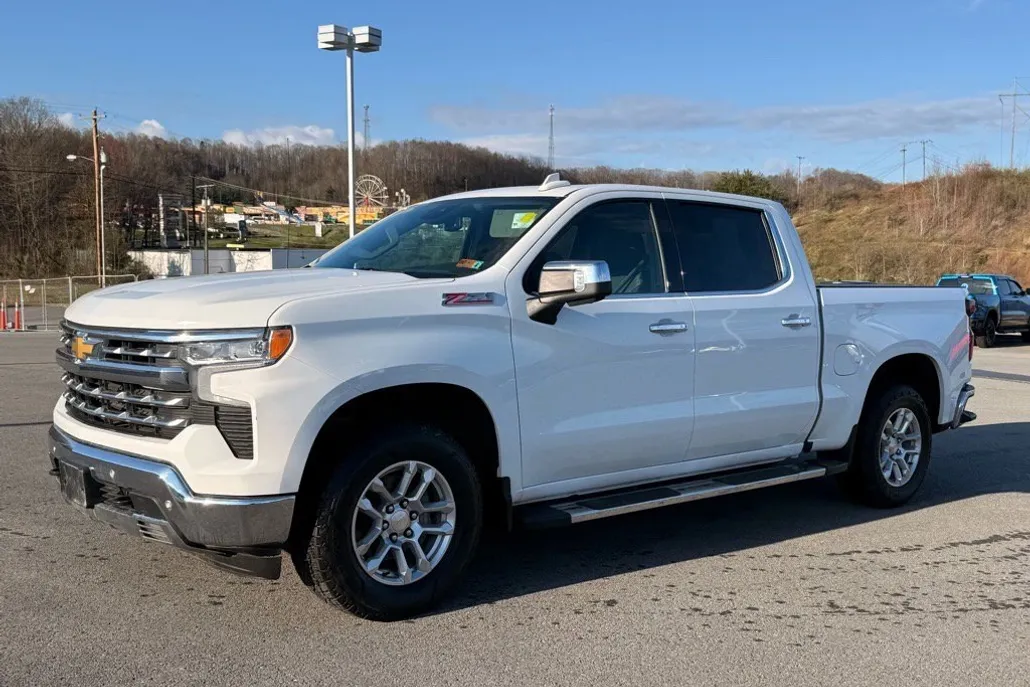 2023 Chevrolet Silverado 1500 LTZ photo 1