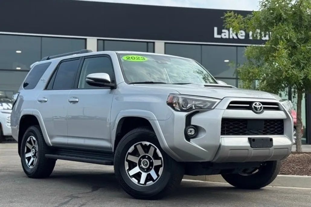 2023 Toyota 4Runner TRD Off-Road Premium photo 1