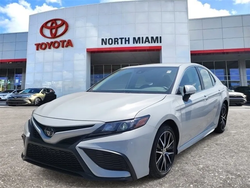 2024 Toyota Camry SE photo 1