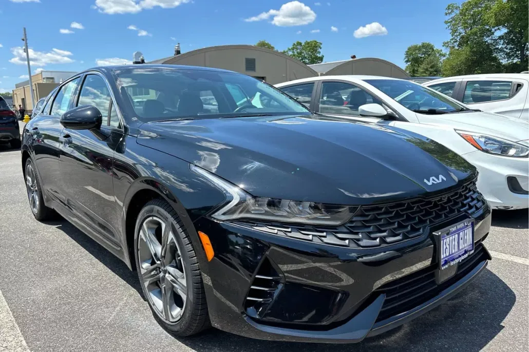 2023 Kia K5 EX photo 1
