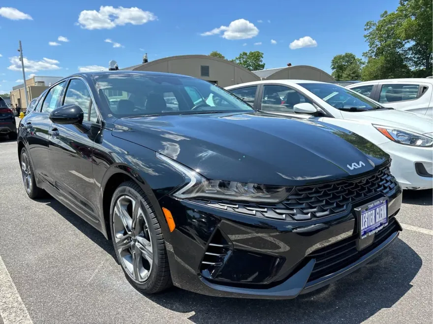 2023 Kia K5 EX photo 1