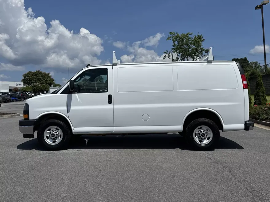 2021 Gmc Savana Cargo 2500 photo 1