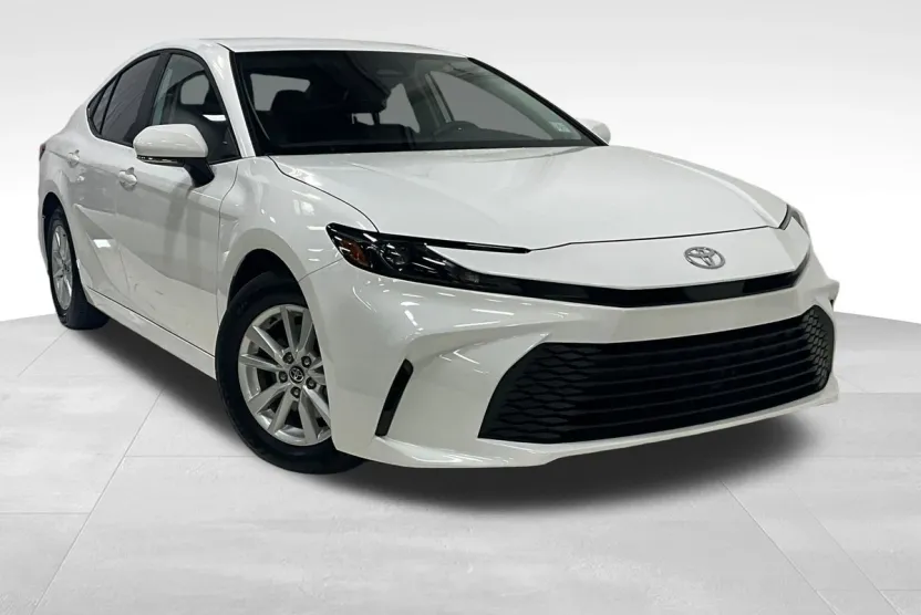 2025 Toyota Camry LE photo 1