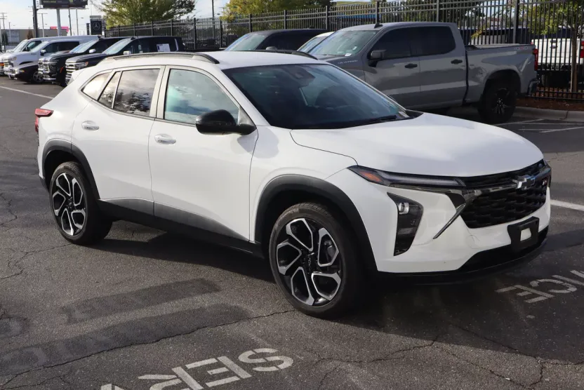2024 Chevrolet Trax photo 1