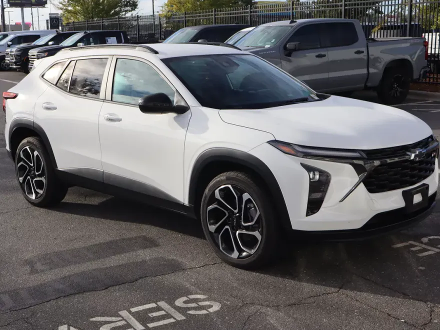 2024 Chevrolet Trax photo 1