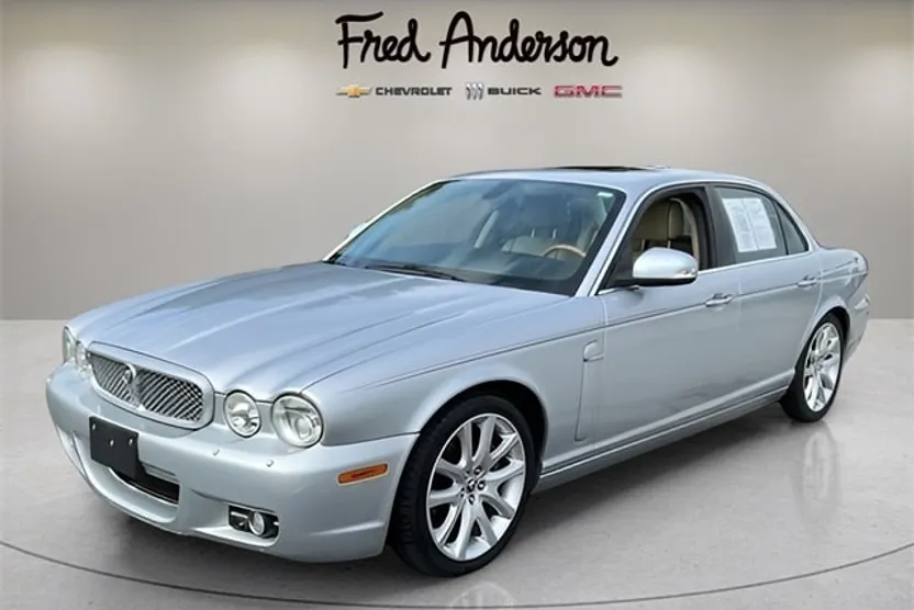 2008 Jaguar XJ 8 Base photo 1