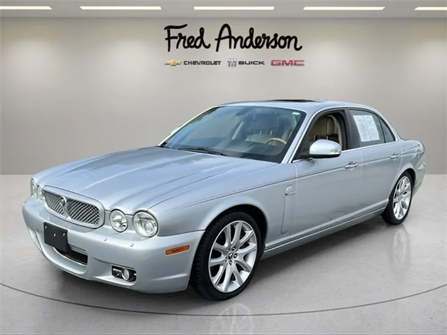 2008 Jaguar XJ 8 Base photo 1