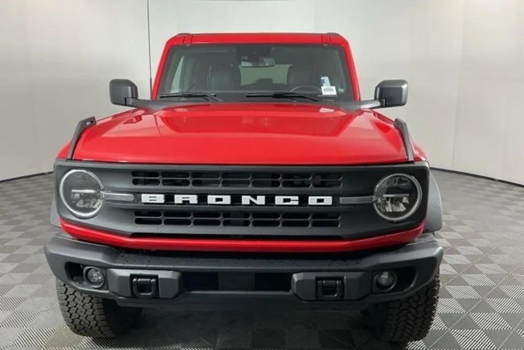 2023 Ford Bronco Black Diamond photo 1