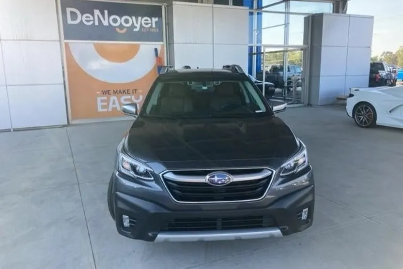 2022 Subaru Outback Touring XT photo 1