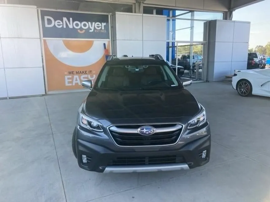 2022 Subaru Outback Touring XT photo 1