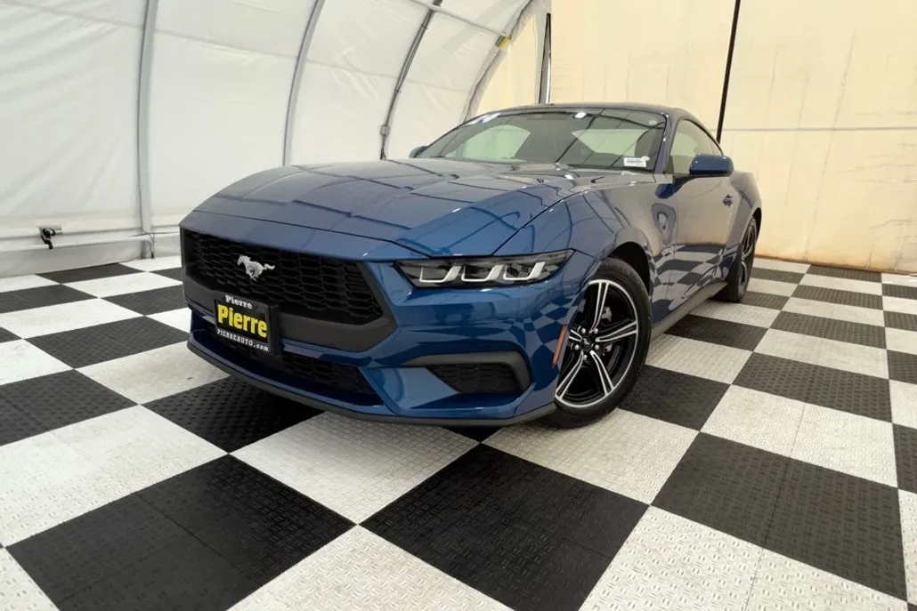 2024 Ford Mustang EcoBoost photo 1