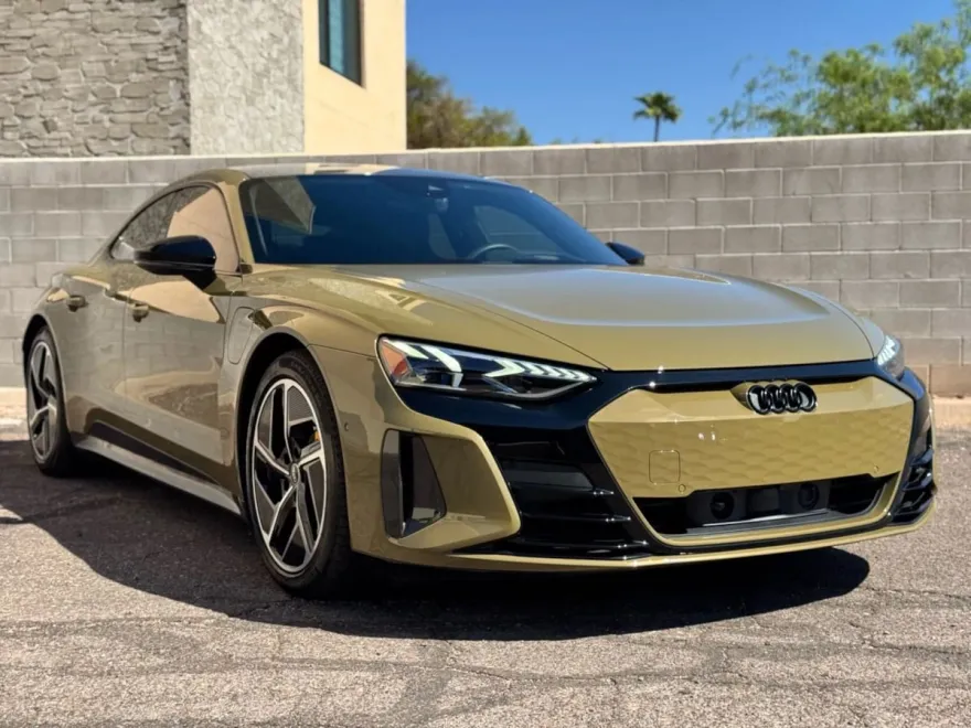 2024 Audi RS e-tron GT Base photo 1