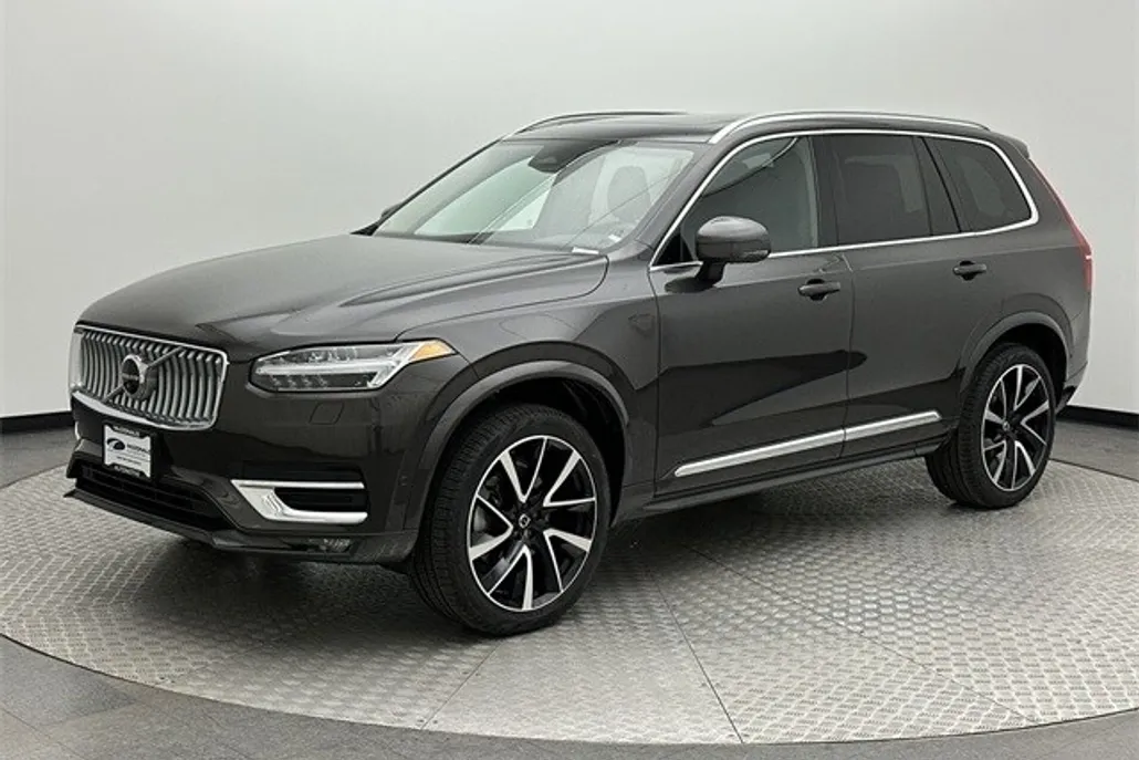 2025 Volvo XC90 AWD Plus photo 1