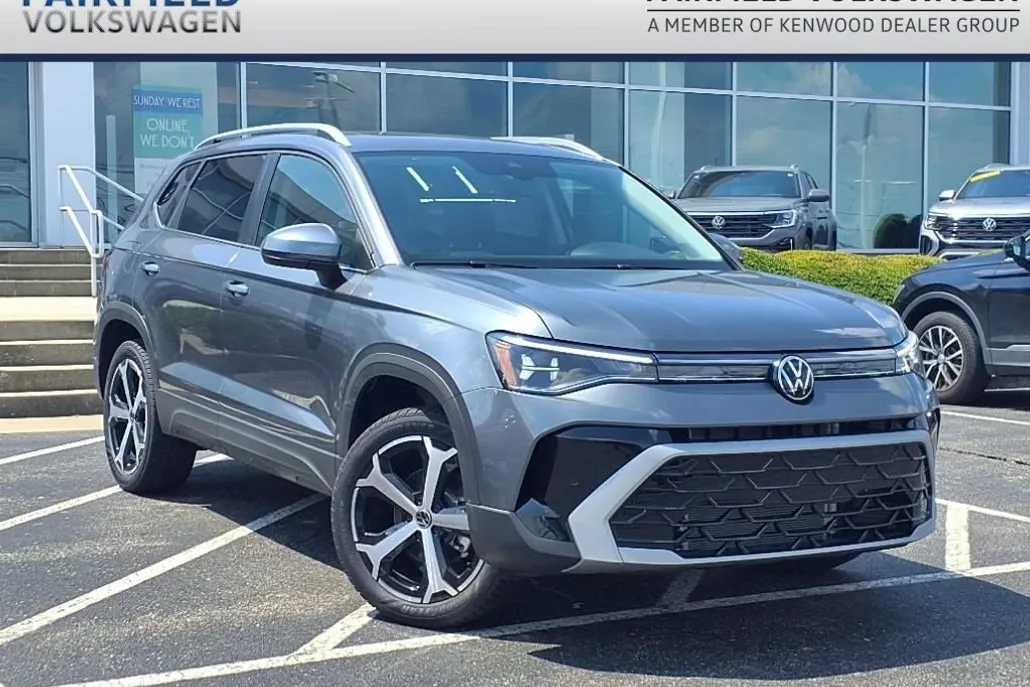2025 Volkswagen Taos SEL photo 1