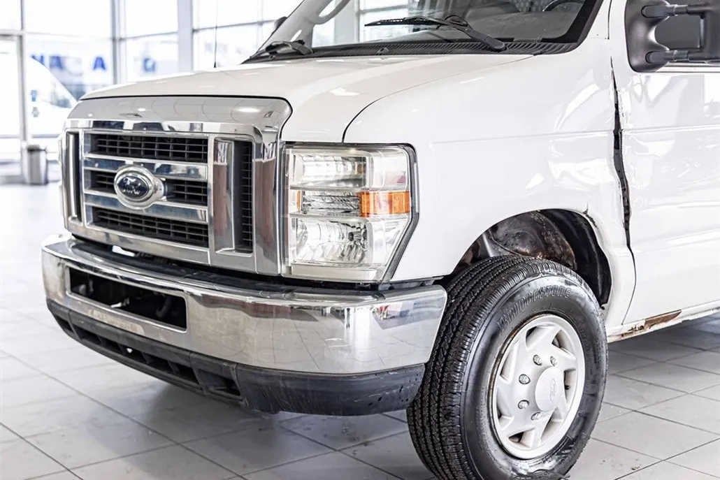 2008 Ford E-350 photo 1