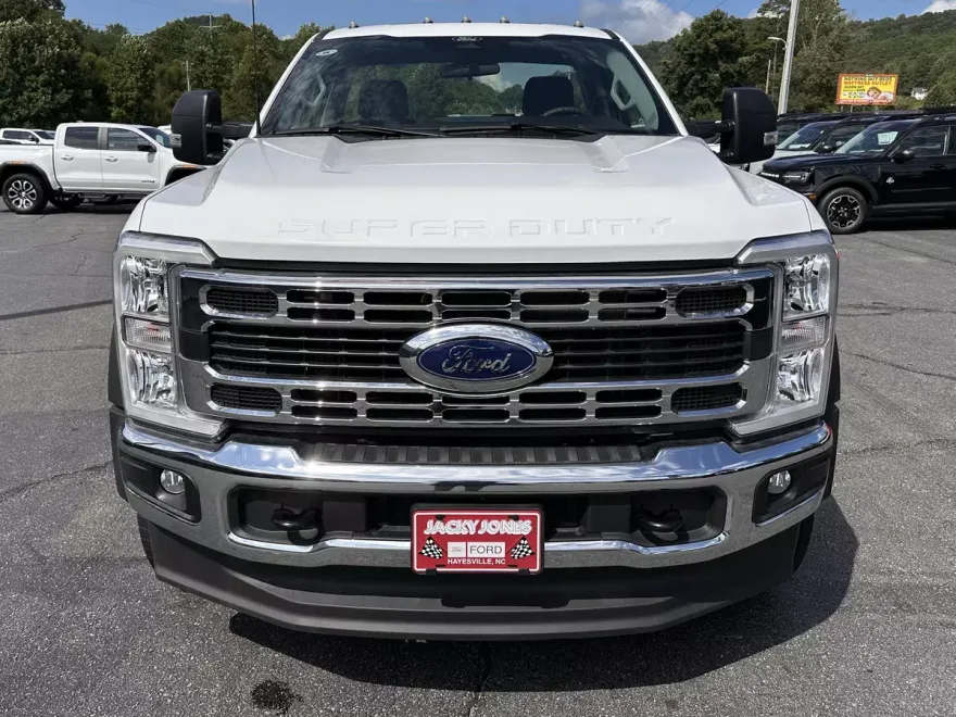 2024 Ford F-550 XL photo 1