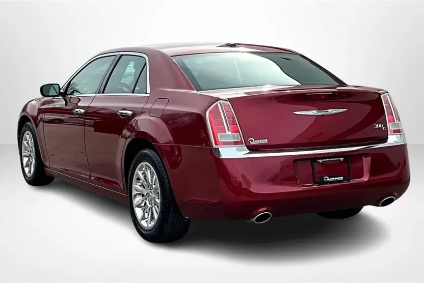 2014 Chrysler 300 C photo 1
