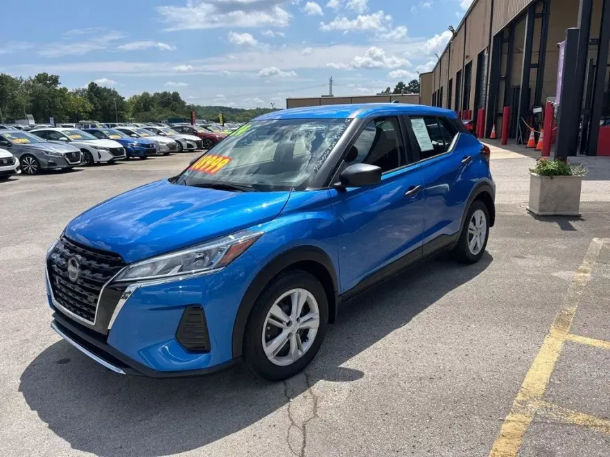 2024 Nissan Kicks S photo 1