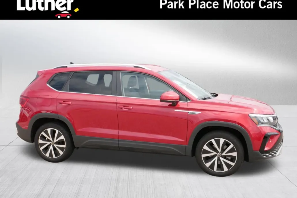 2022 Volkswagen Taos SE photo 1