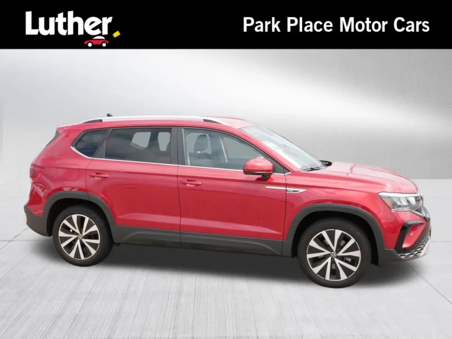 2022 Volkswagen Taos SE photo 1