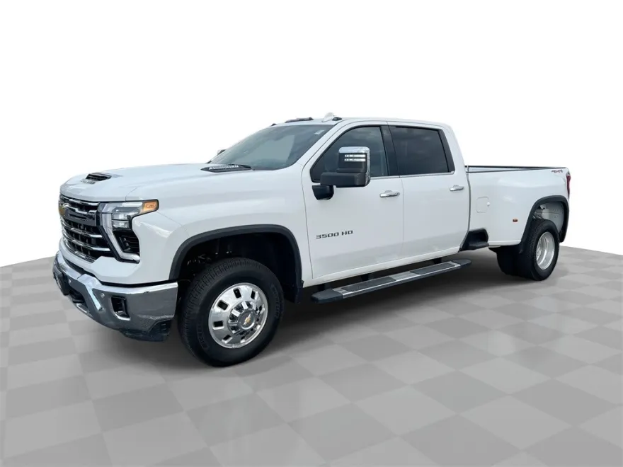 2025 Chevrolet Silverado 3500HD LTZ photo 1