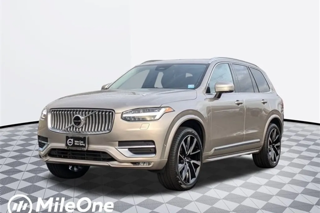2025 Volvo XC90 Plus photo 1