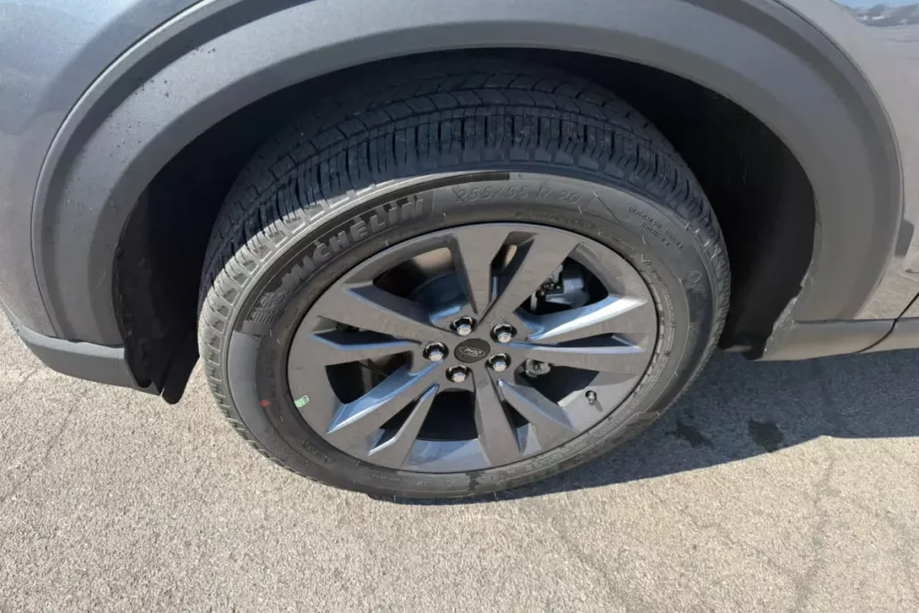 2025 Ford Explorer photo 1