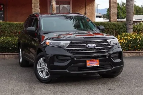2023 Ford Explorer XLT photo 2