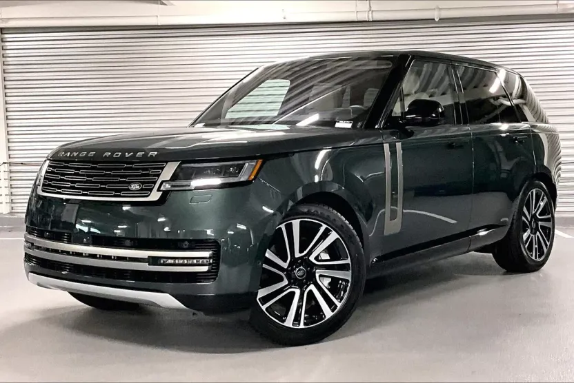 2023 Land Rover Range Rover SE photo 1