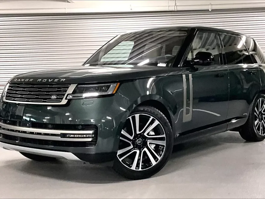 2023 Land Rover Range Rover SE photo 1
