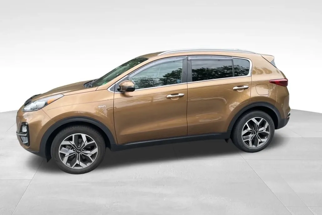 2021 Kia Sportage EX photo 1