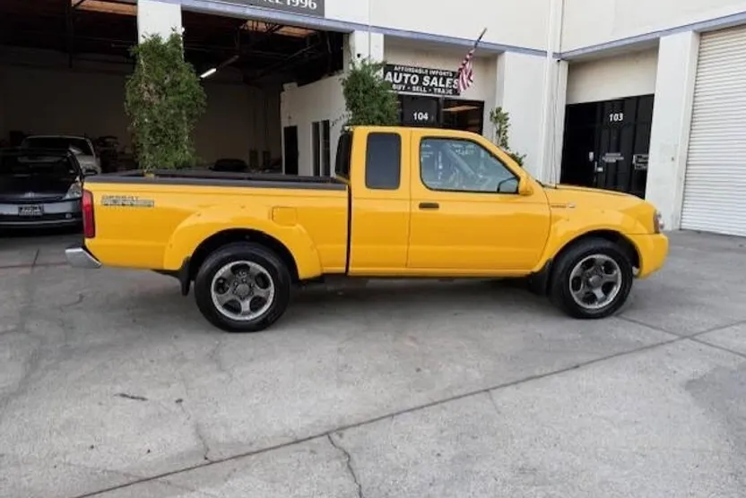 2002 Nissan Frontier photo 1
