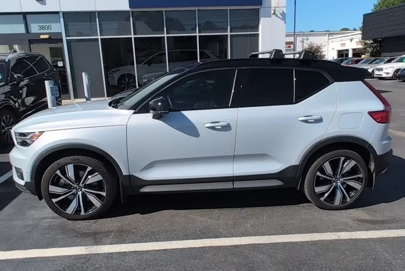 2022 Volvo XC40 Recharge P8 Ultimate photo 1